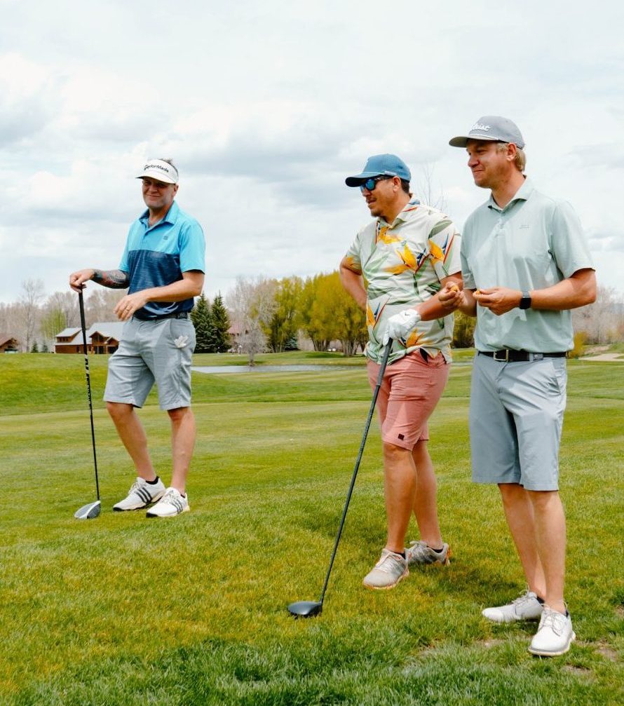 Living Journeys, Golfers waiting